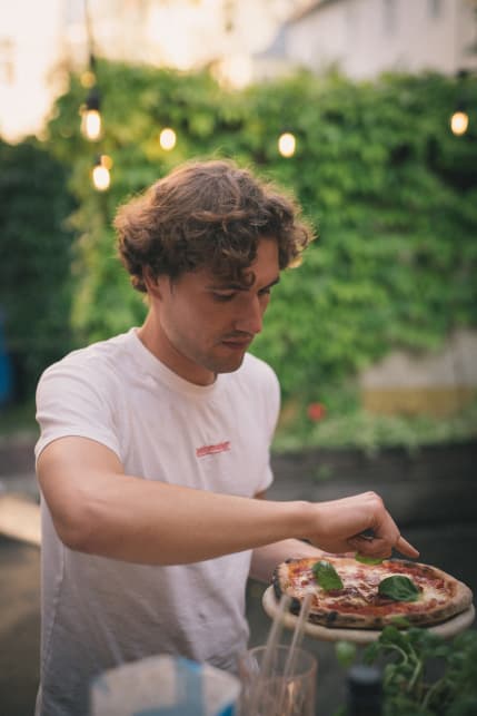 &why - Pizza Party im Hinterhof des Münchner Büros